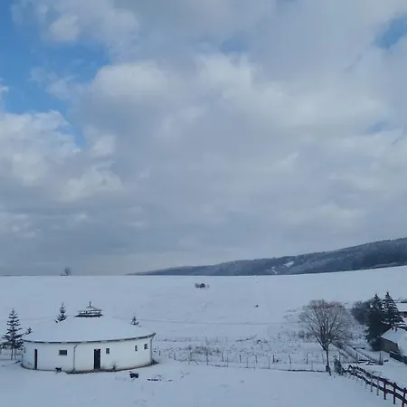 Konukevi Aranylo Vendeghaz *