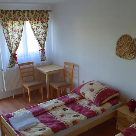 Konukevi Aranylo Vendeghaz *